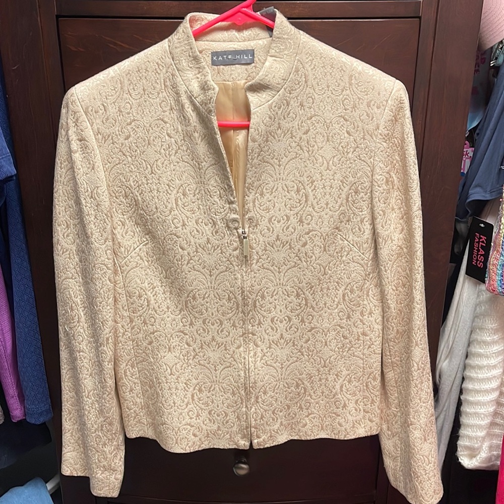Size 4 Kate Hill zip up suit coat